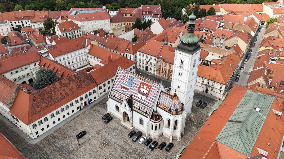 Vue sur la cathédrale et les toits de Zagreb, Croatie